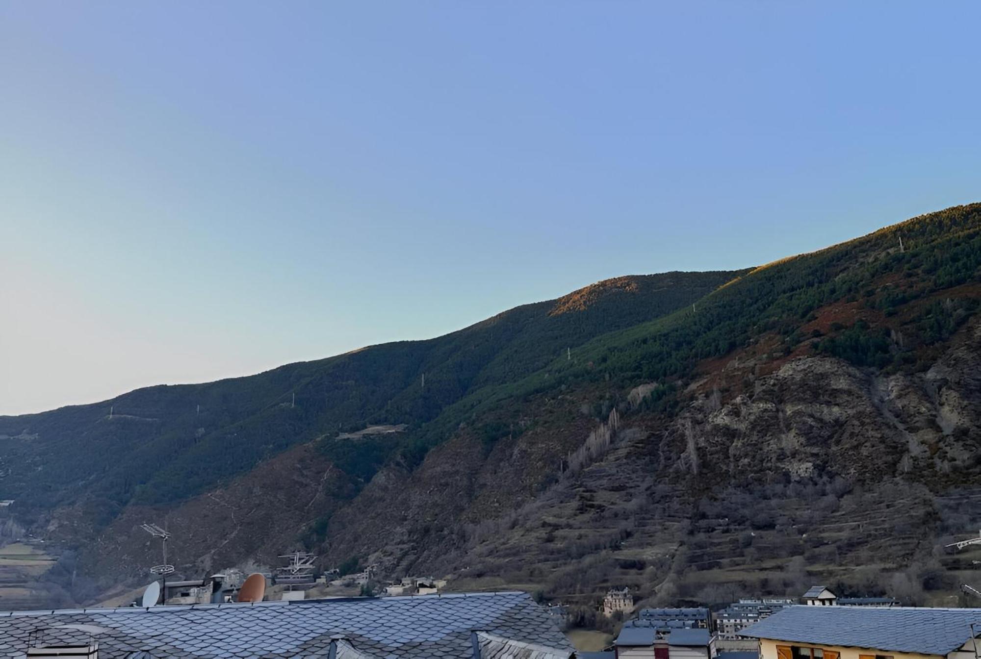Apt a 5 min del telecabina con vistas al valle Encamp Exterior foto